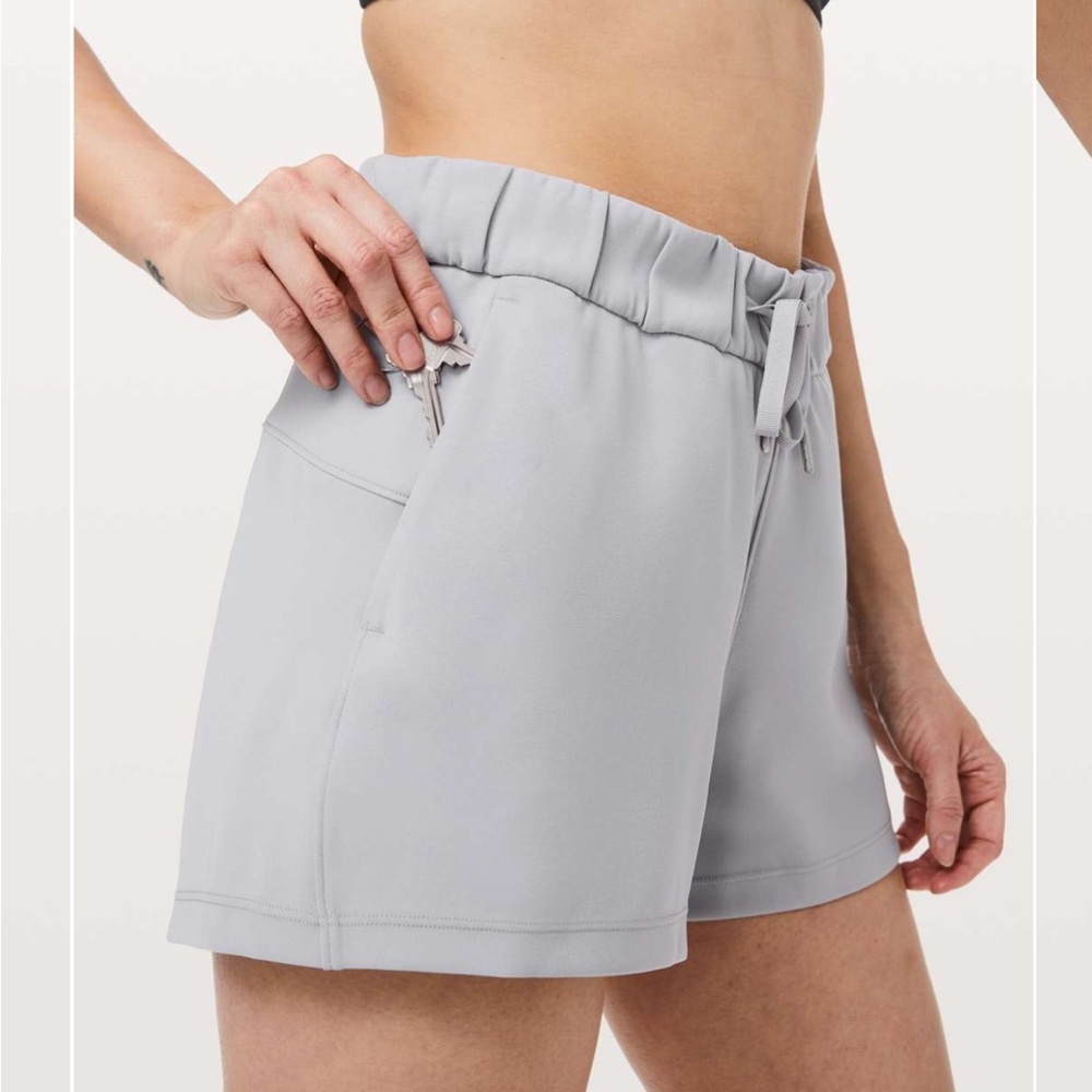 Lululemon On The Fly Short  Woven  2.5"Silverscreen